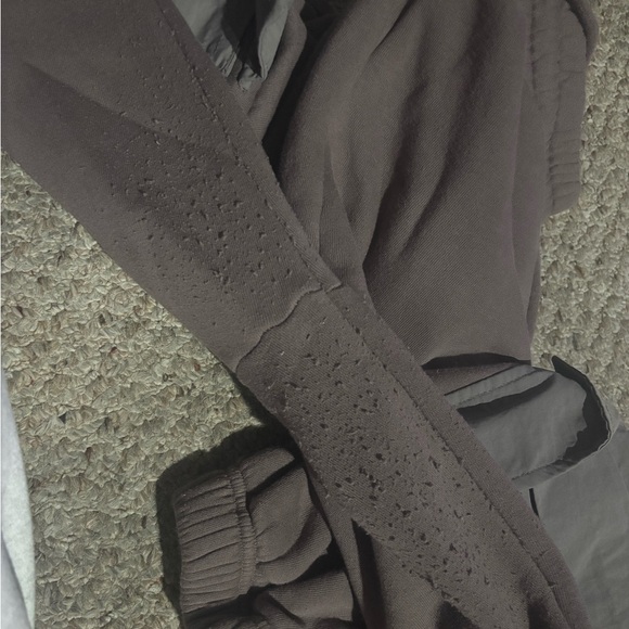 Buckle’s Gilded Intent brand sweatpants size MEDIUM - Picture 2 of 3